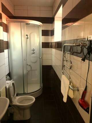 Гостиница Юнона Анапа Трехместный номер с балконом-3